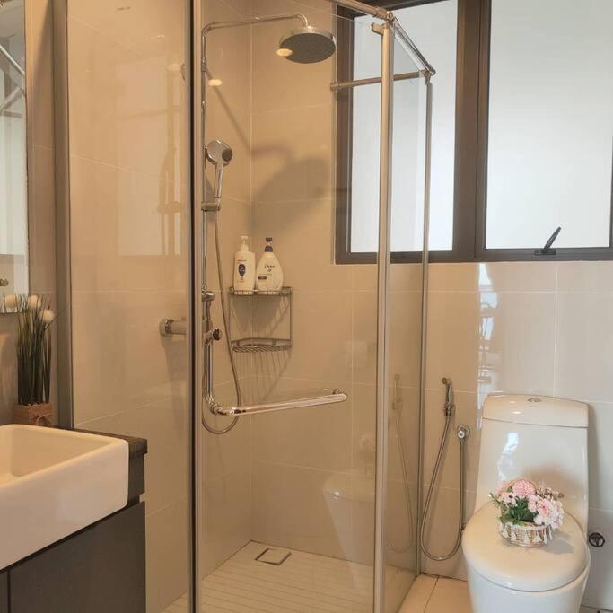 Apartemen Seaviews 9b 4-13pax Ciq Ksl Johor Bahru